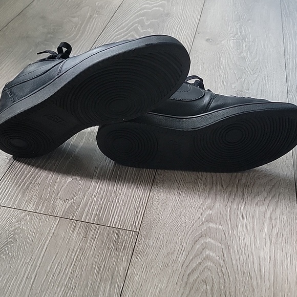 Nike Sneakers - Picture 5 of 5